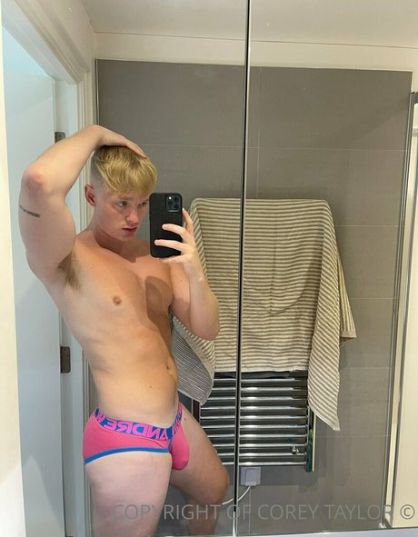 coreytaylorvip erotic model gallery