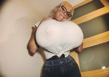 milf shower onlyfans free porn picture