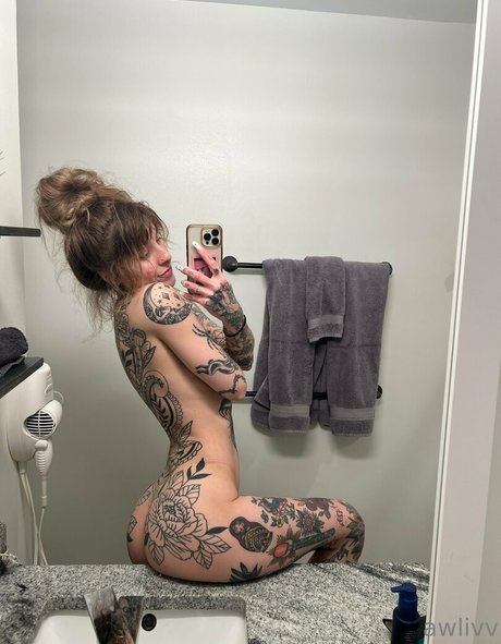 Awlivv model erotic pictures