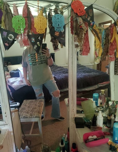 teen asian onlyfans beautiful picture