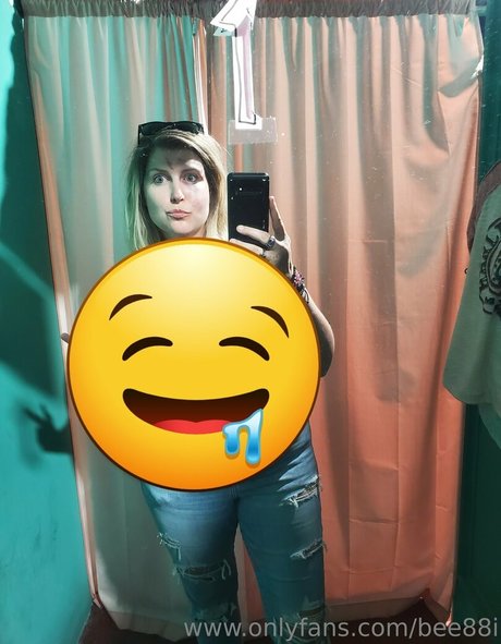 bee88i nude actress pictures