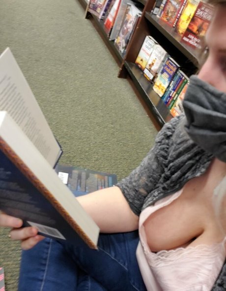 bee88i best model photo