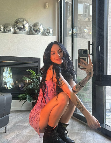 babysitter69 naked model pic