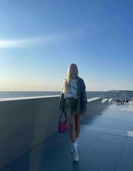 aislinxxxmodel pornstar top photos