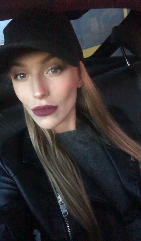 aislinxxxmodel sex model archive