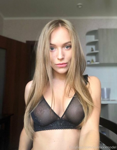 aislinxxxmodel model hot picture