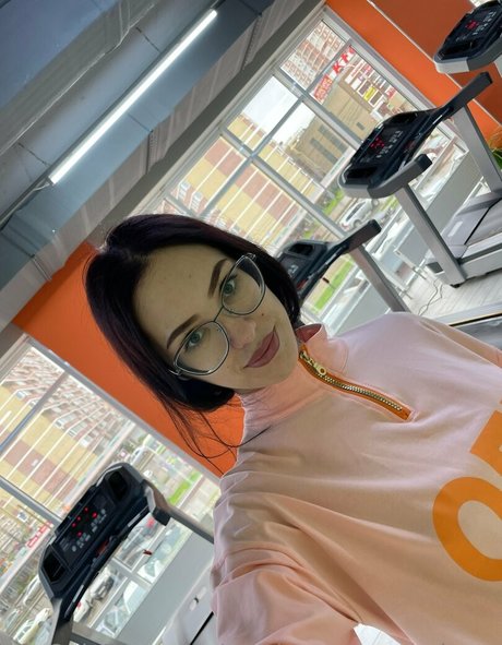 candycameron private top model pictures