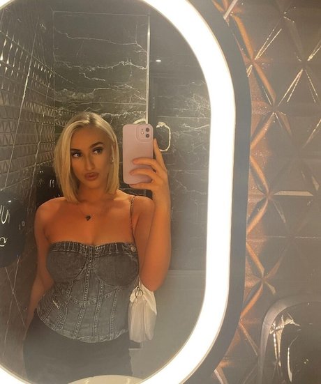 Lauren Day erotic pornstar archive