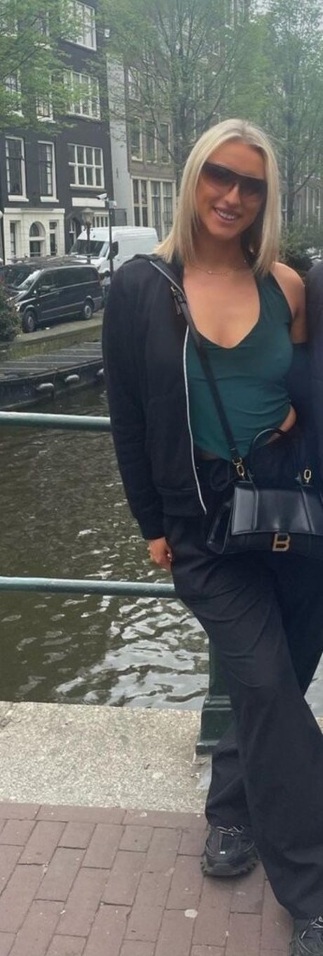 Lauren Day hd pornstar archive