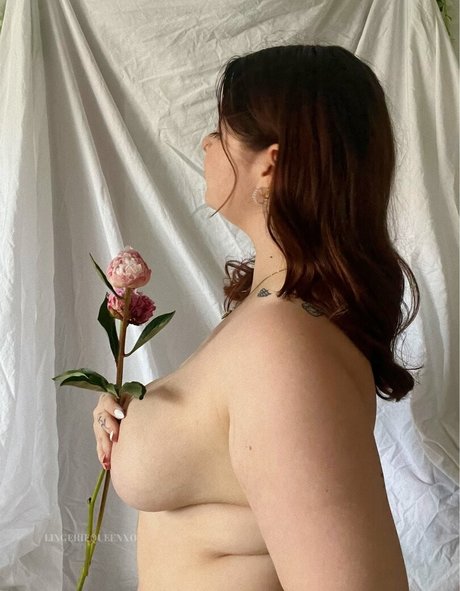 lingeriequeenfree erotic star photos