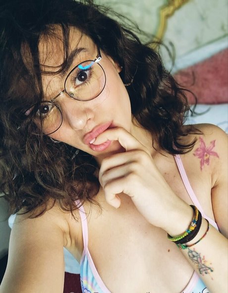 sophie charm xxx model pic