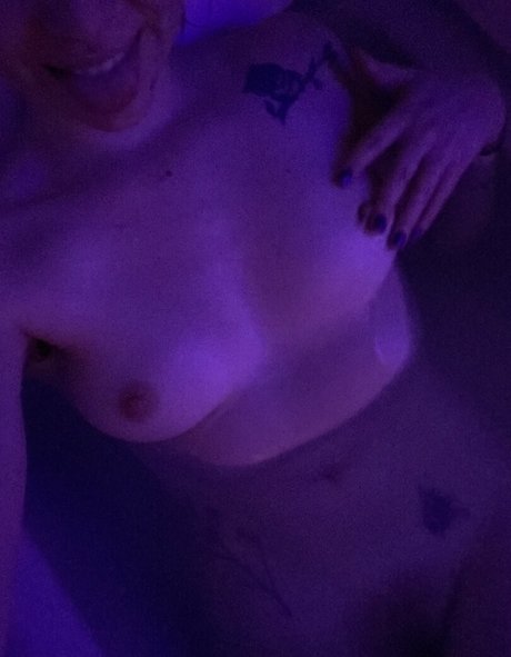 Sexkitteh model adult picture