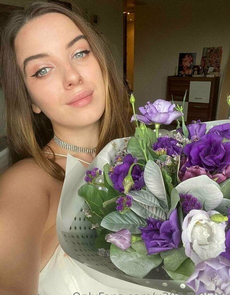 sexy mom onlyfans top pics