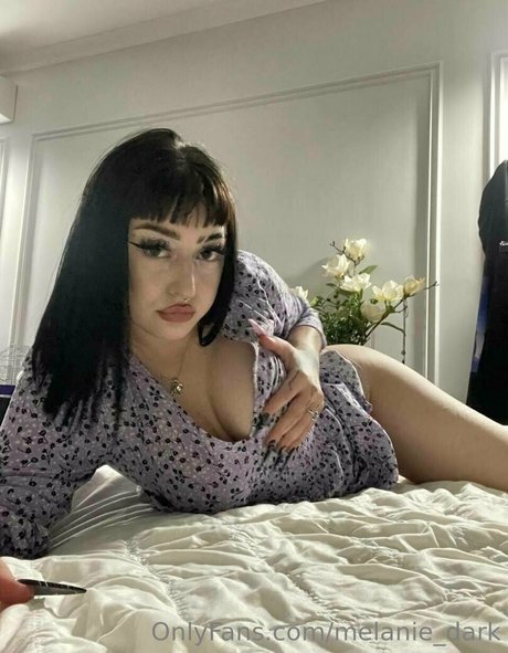 melanie dark star nudes pic