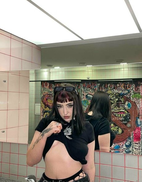 melanie dark nudes pornstar picture