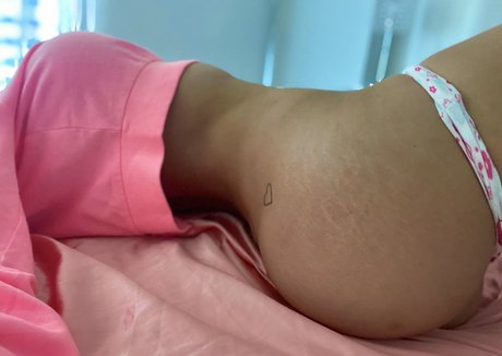 Adelinebri pornstar free img