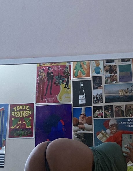 Inztantcrush model hot picture