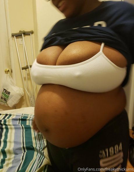 freakythickums exclusive star pics