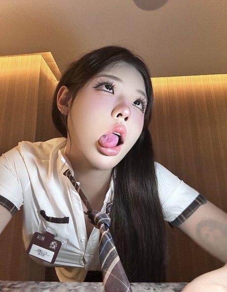 Yuzichucunqi top model pictures