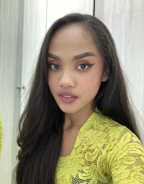 yourbabygirl23 adult actress images