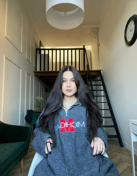 model onlyfans free naked image