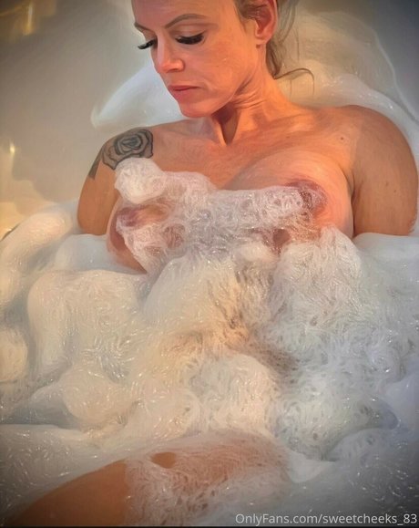 Sweetvickie model xxx pics