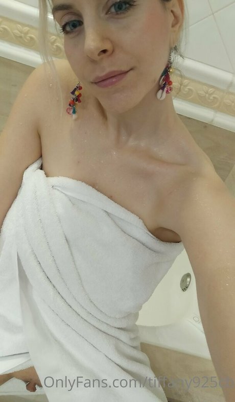 celinebbyx model xxx image