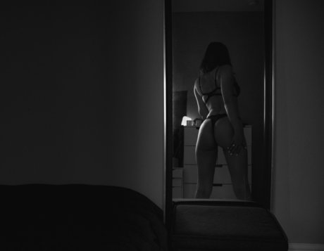 Fabled Fawn star nude photos