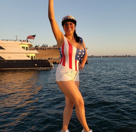 one onlyfans beautiful naked photo