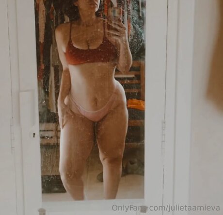 Julietaamieva model top images