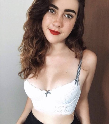 Pausotort beautiful actress image