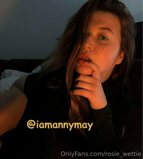 rosie wettie model sexy pictures