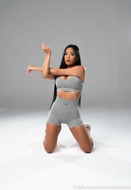workoutwithamy sexy actress pics