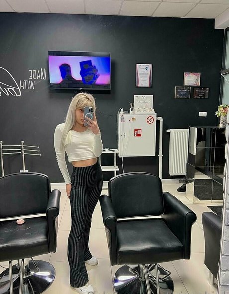 arianabird adult actress photo