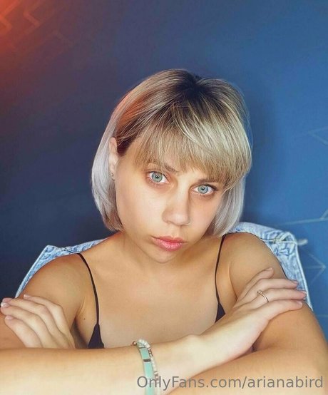 arianabird naked model galleries