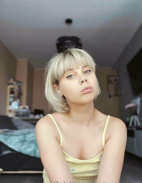 arianabird star nice pictures