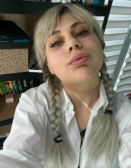 arianabird model beautiful img