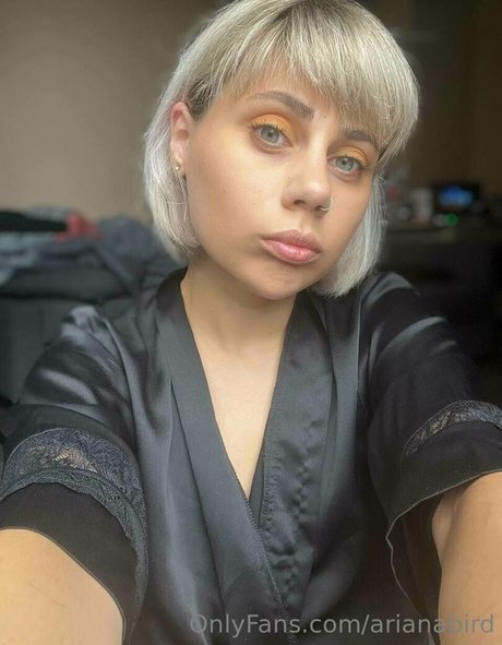 arianabird star nude pictures