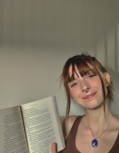 selflovesage top actress photo