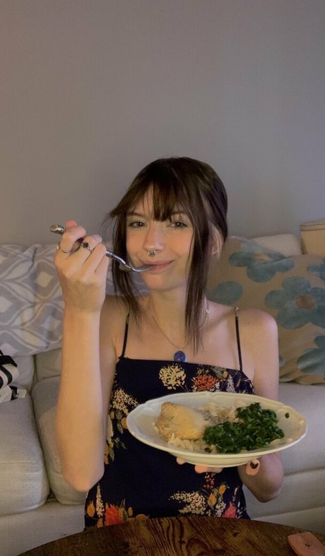 selflovesage beautiful actress pictures