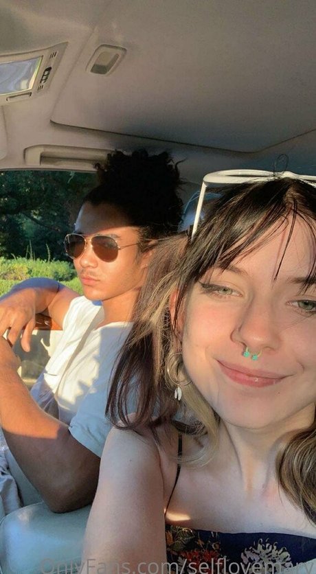 selflovesage best model photo