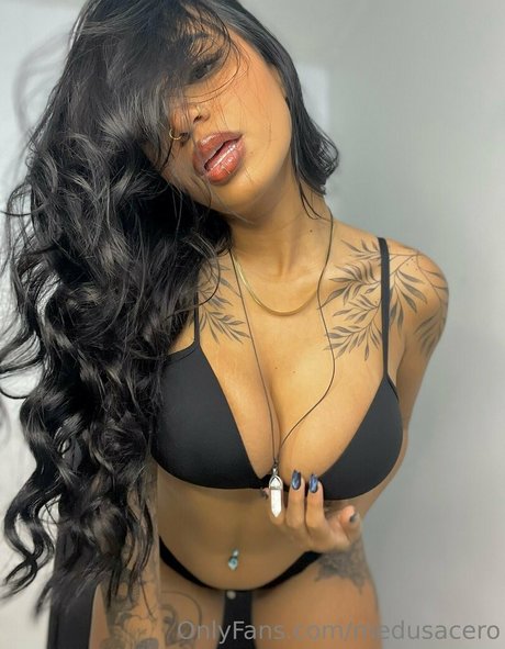 medusacero adult model galleries