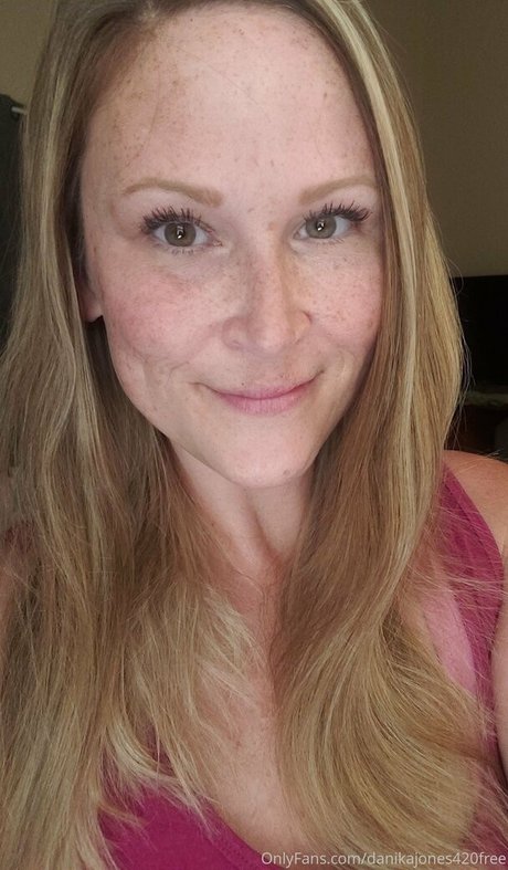 danikajones420free model art photo