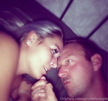 ukhotwifecouple hd model archive