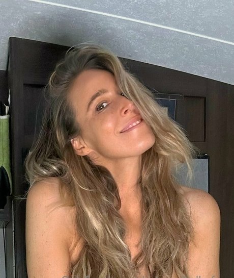 shut upshelbyfree pornstar erotic photo