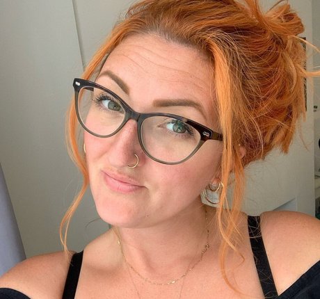 Della M model best images