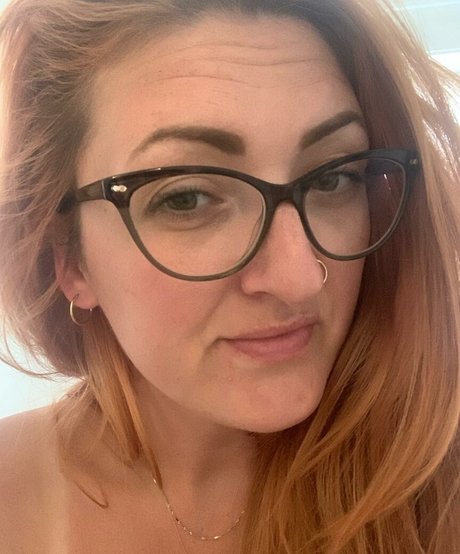 Della M model free galleries