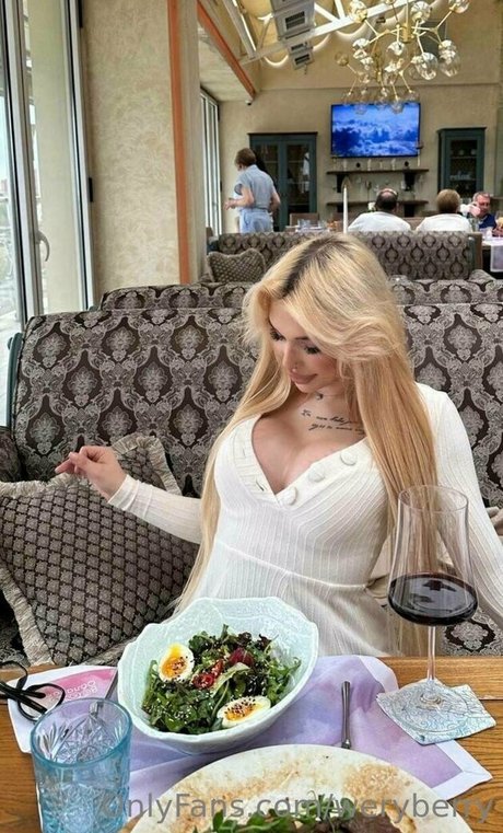 weryberry pornstar nude photos