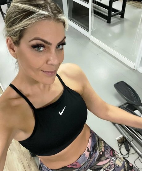 Renata Fan perfect star photo