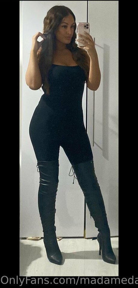madamedakota adult model pictures